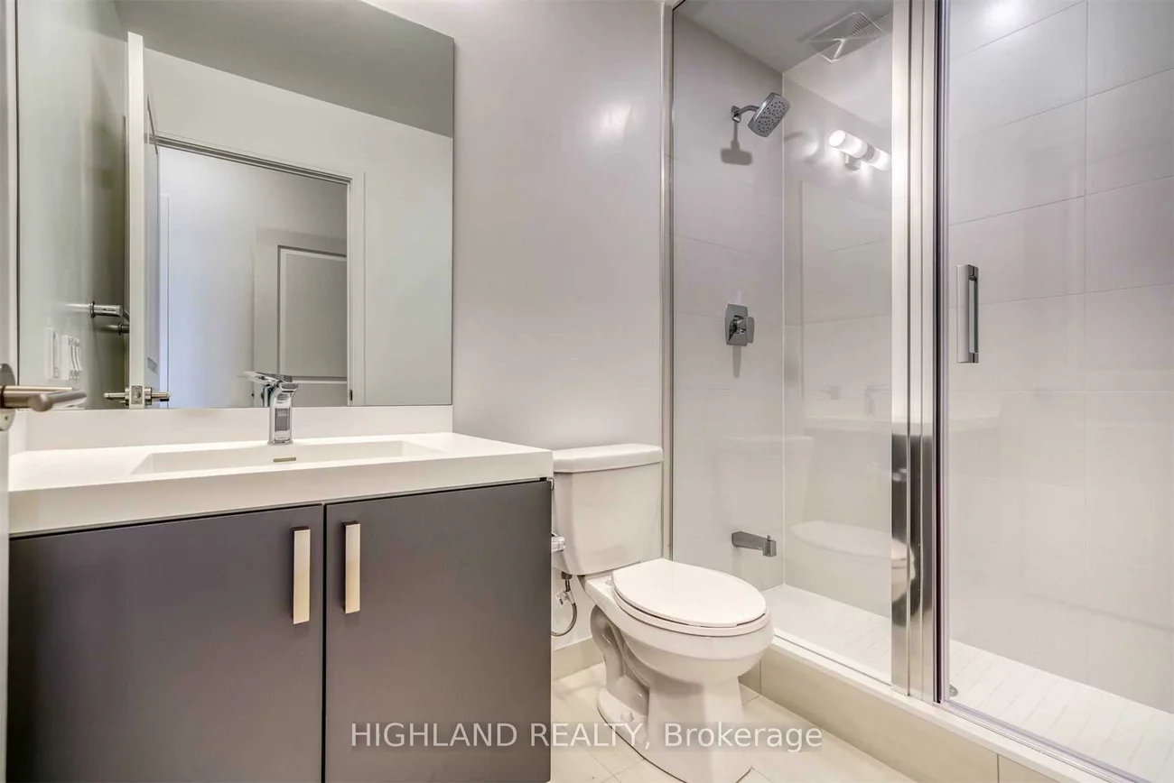 8, Nahani, Hurontario, Mississauga