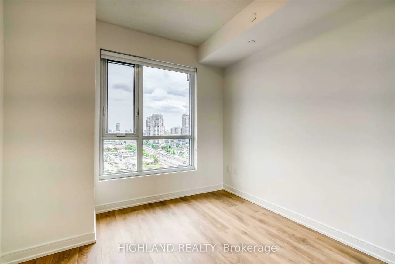 8, Nahani, Hurontario, Mississauga