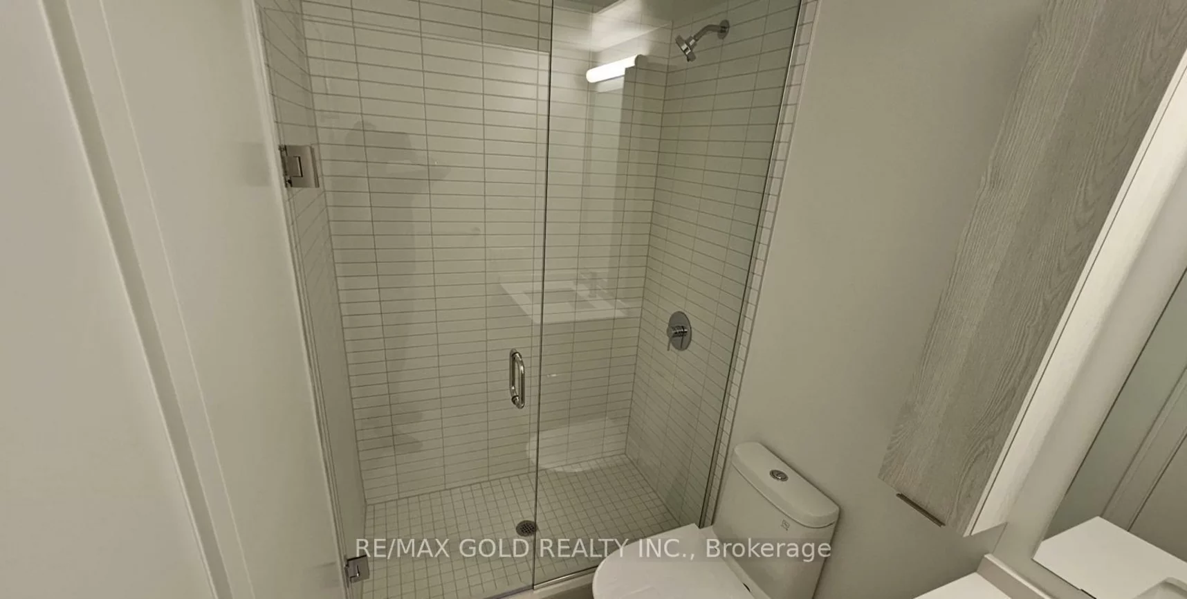 86, Dundas, Cooksville, Mississauga