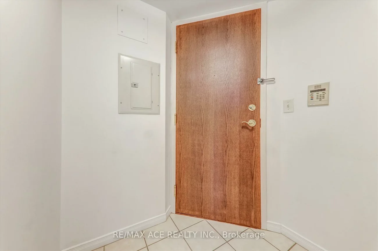 2545, Erin Centre, Central Erin Mills, Mississauga