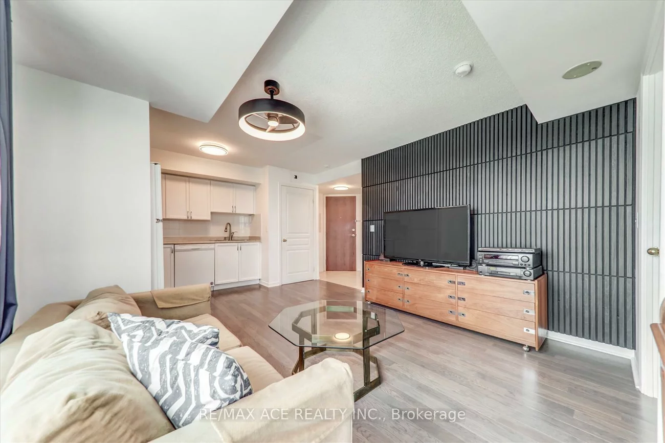 2545, Erin Centre, Central Erin Mills, Mississauga