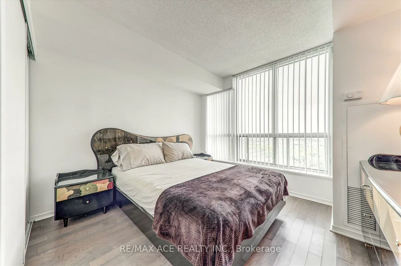 2545, Erin Centre, Central Erin Mills, Mississauga