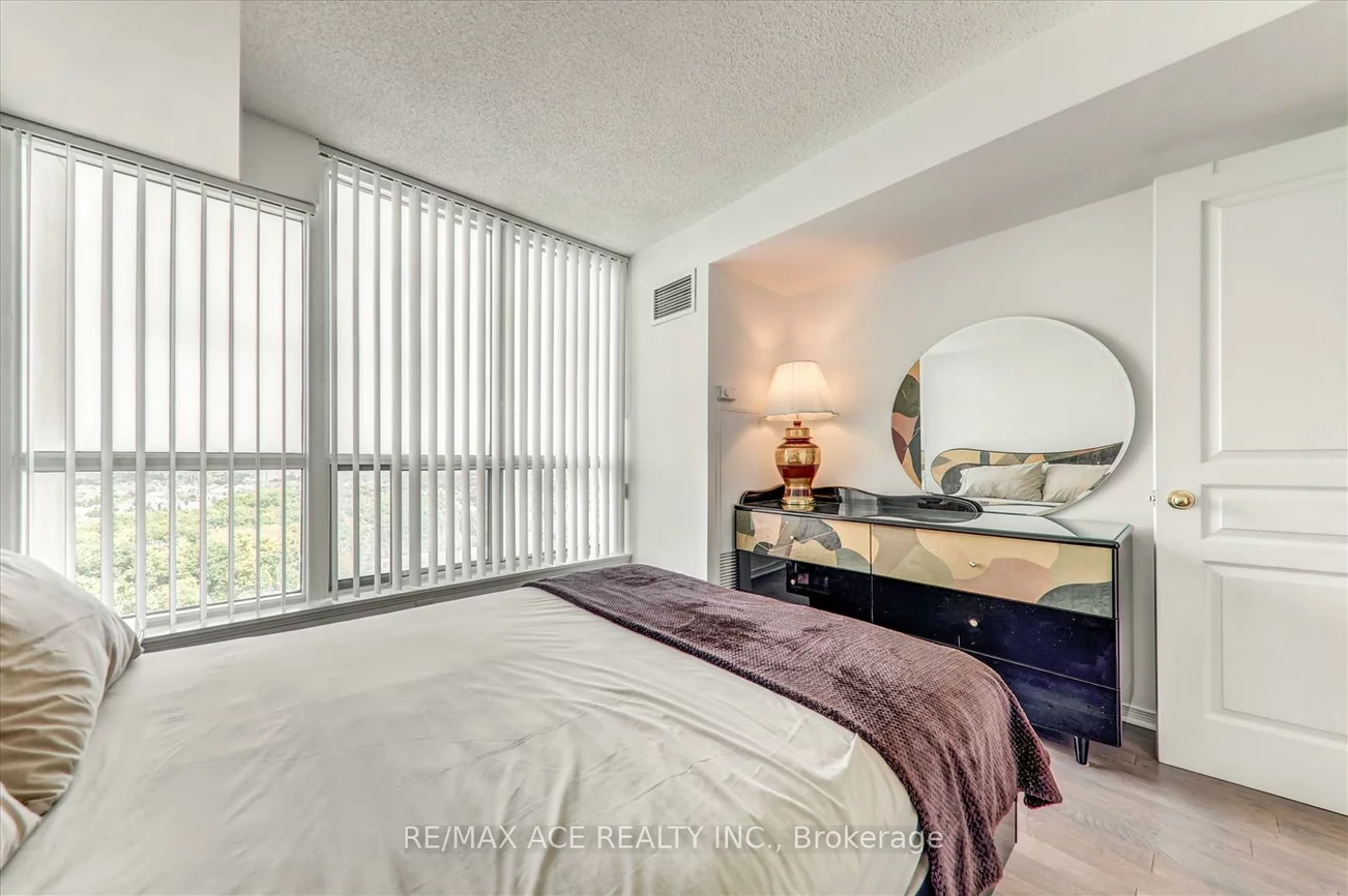 2545, Erin Centre, Central Erin Mills, Mississauga