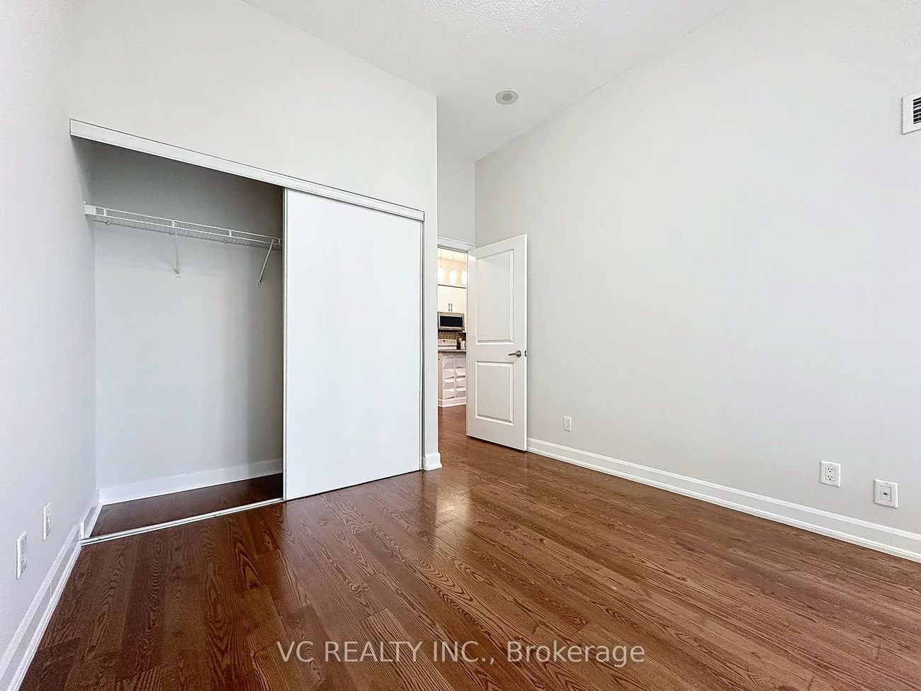 4070, Confederation, City Centre, Mississauga
