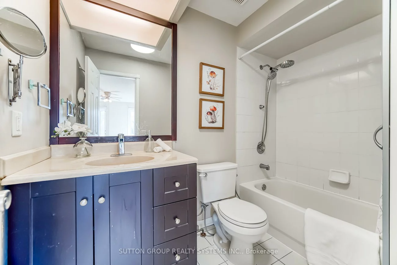 455, Apache, Hurontario, Mississauga