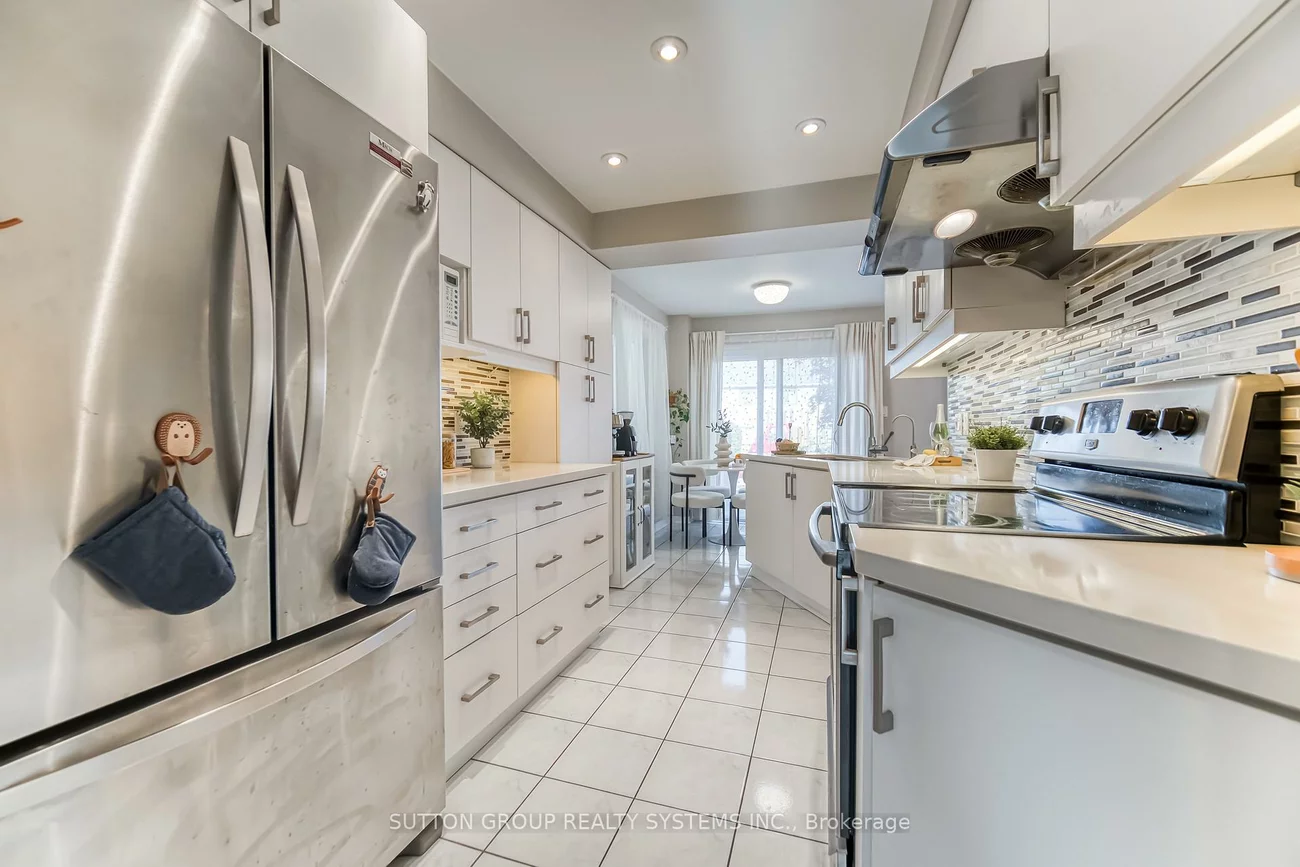 455, Apache, Hurontario, Mississauga