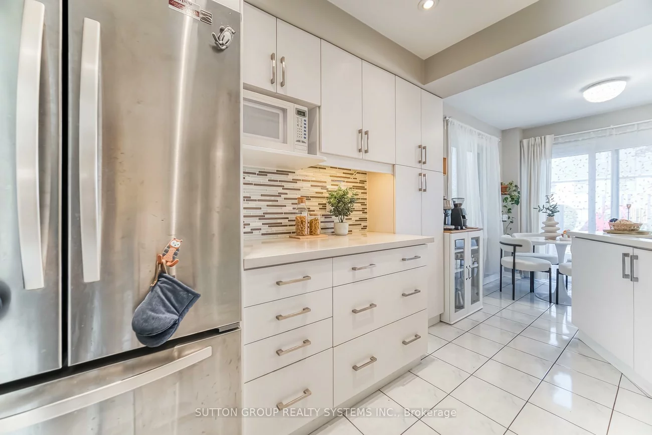 455, Apache, Hurontario, Mississauga