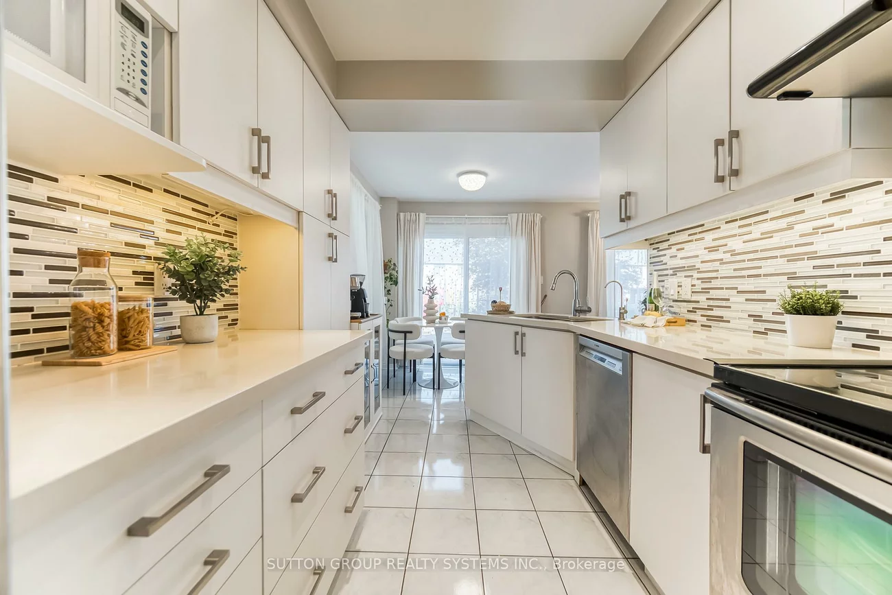 455, Apache, Hurontario, Mississauga