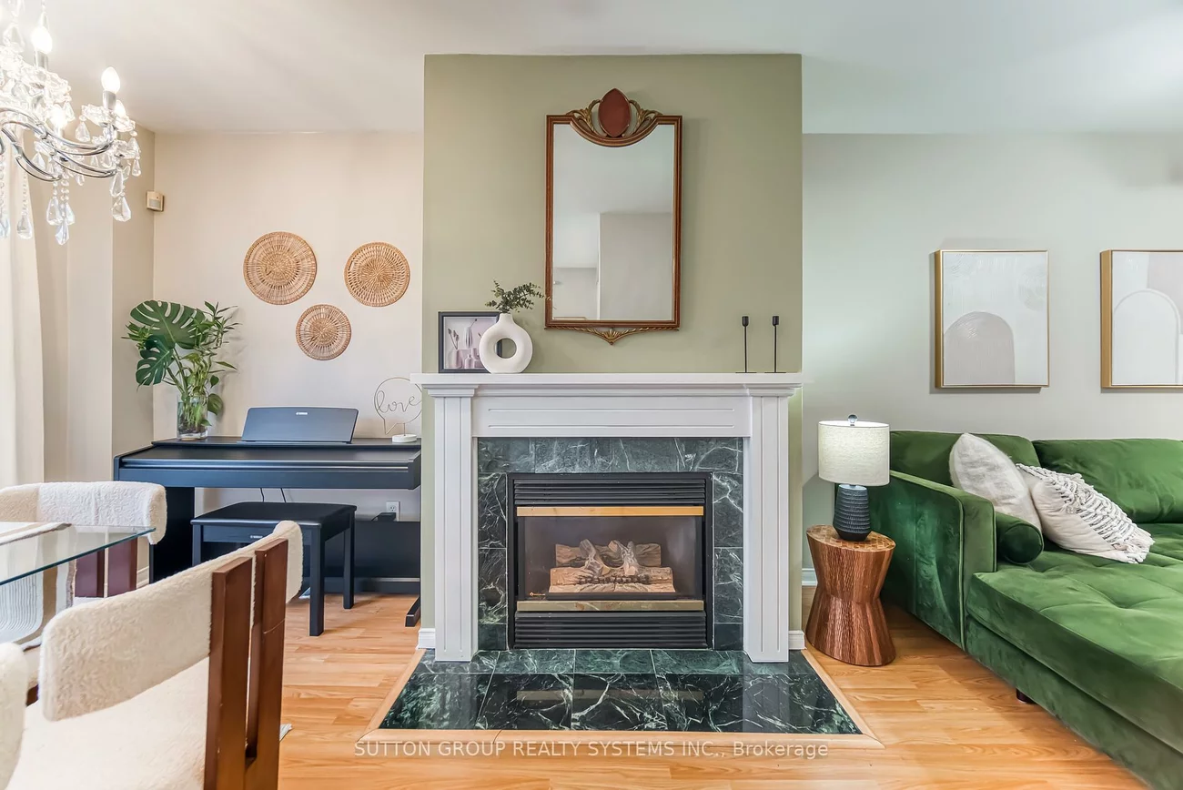 455, Apache, Hurontario, Mississauga