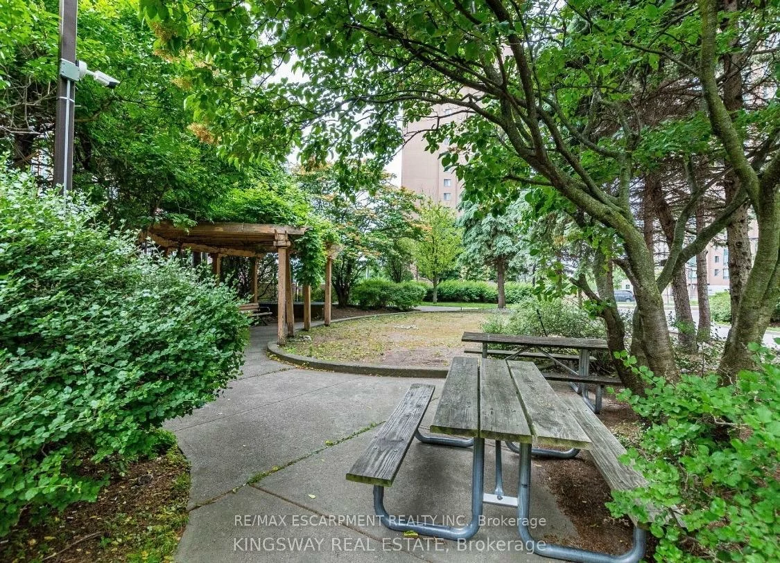 135, Hillcrest, Cooksville, Mississauga