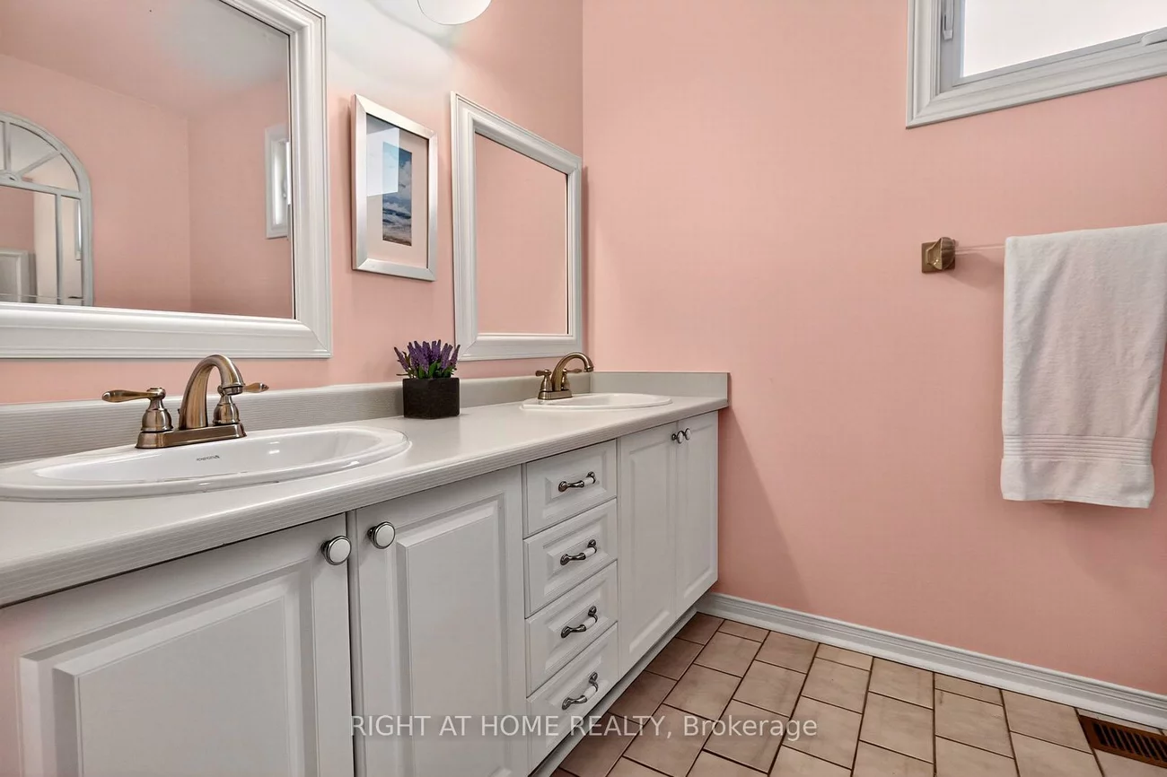 1725, The Chase, Central Erin Mills, Mississauga