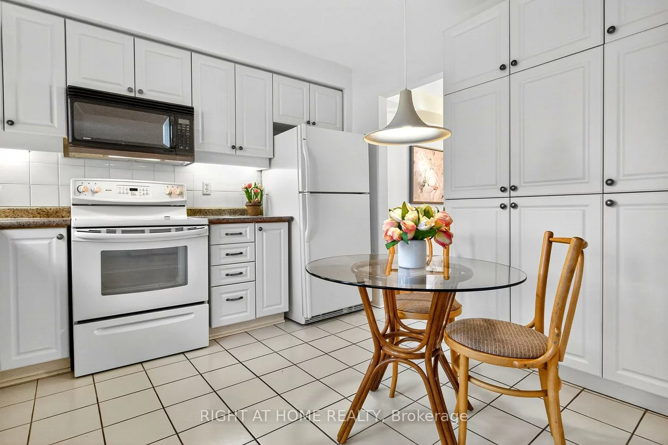 1725, The Chase, Central Erin Mills, Mississauga