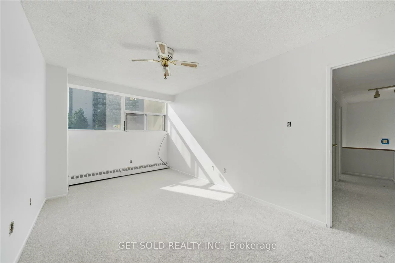 2121, Roche, Sheridan, Mississauga