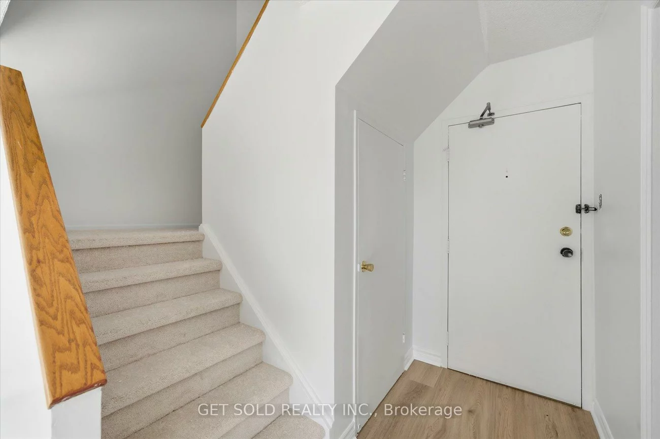 2121, Roche, Sheridan, Mississauga
