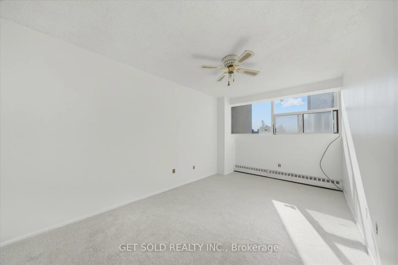 2121, Roche, Sheridan, Mississauga