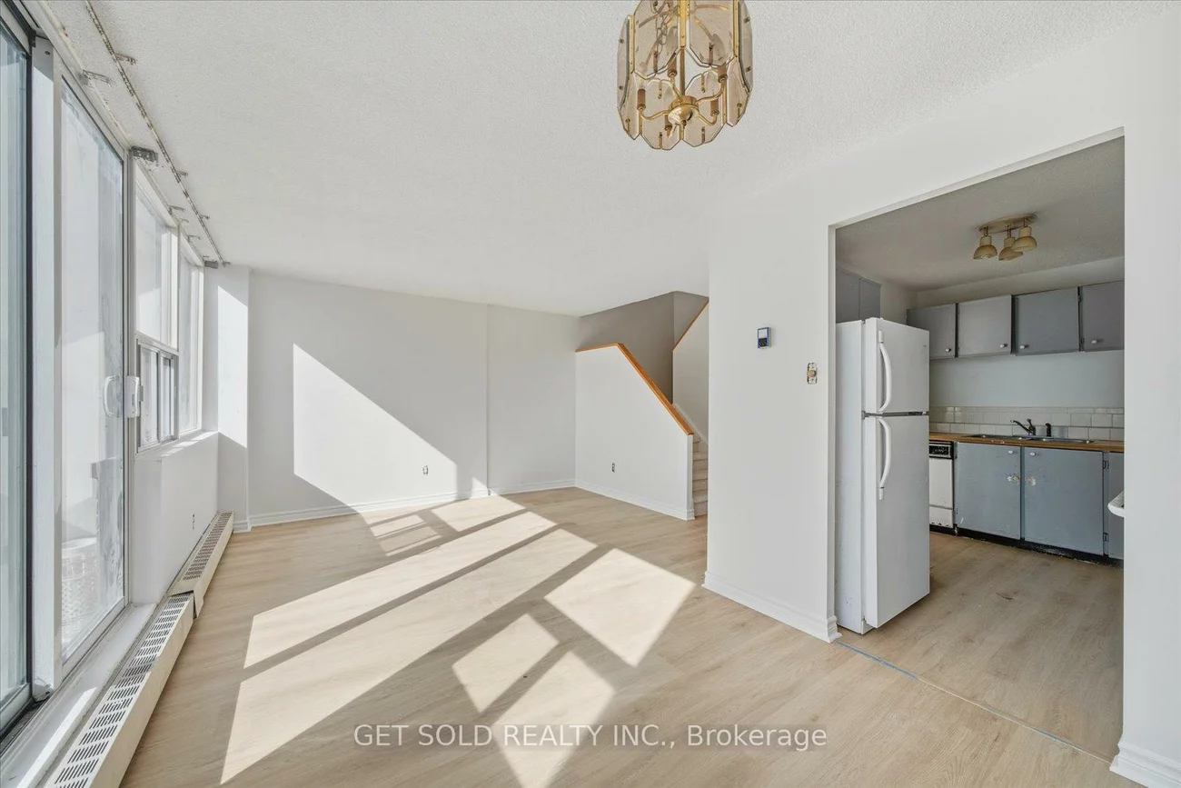 2121, Roche, Sheridan, Mississauga