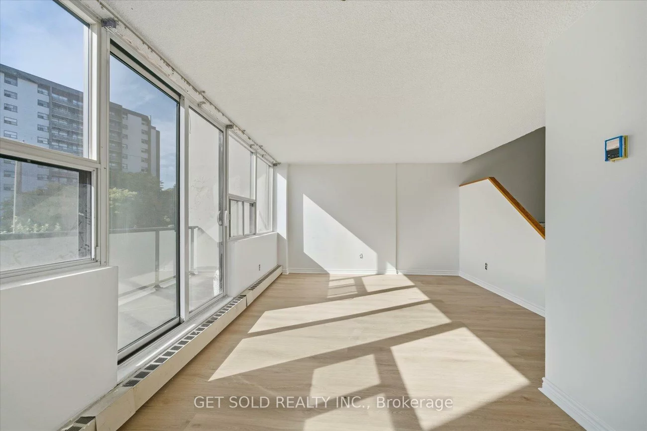 2121, Roche, Sheridan, Mississauga