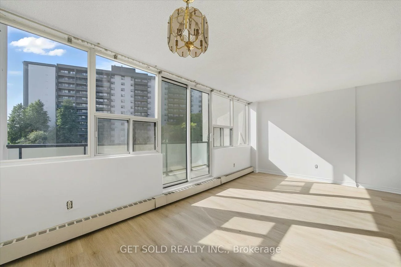 2121, Roche, Sheridan, Mississauga