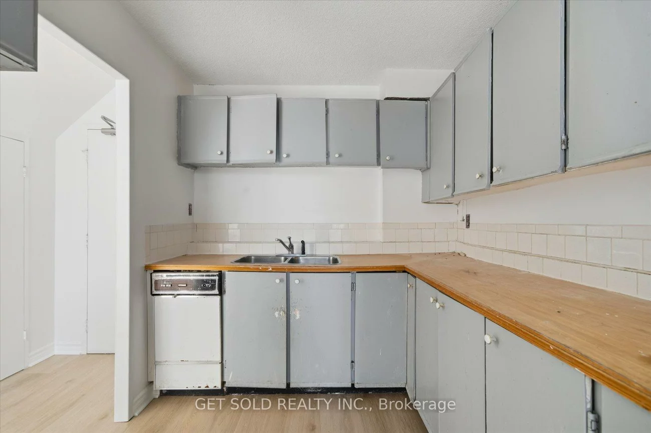 2121, Roche, Sheridan, Mississauga