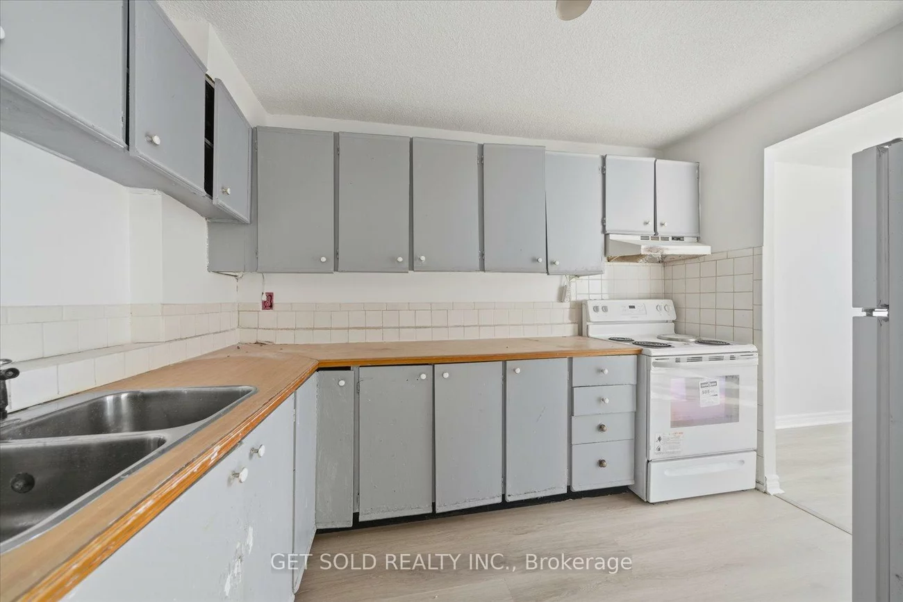 2121, Roche, Sheridan, Mississauga