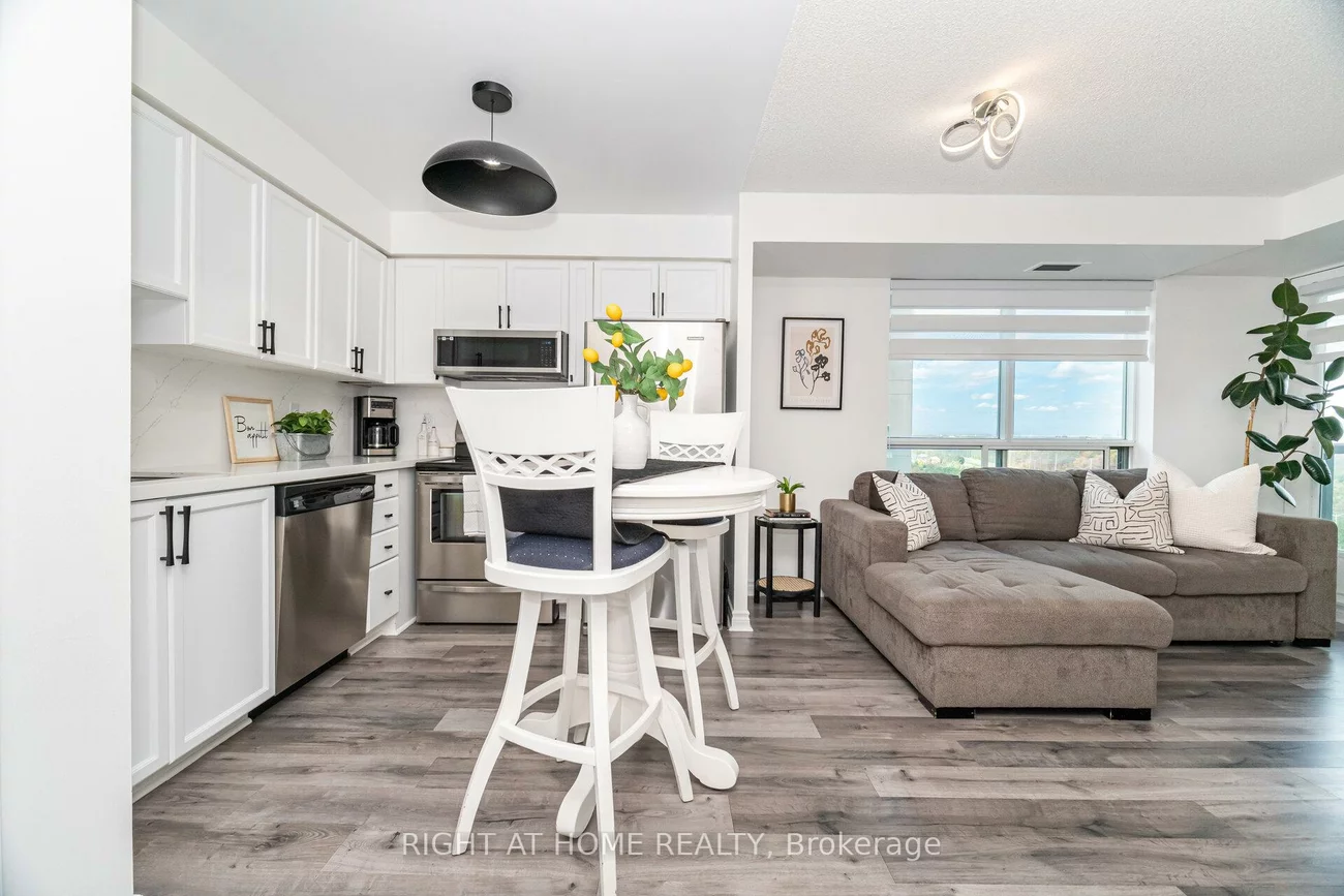 2545, Erin Centre, Central Erin Mills, Mississauga