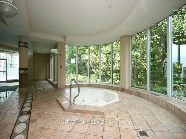 2545, Erin Centre, Central Erin Mills, Mississauga