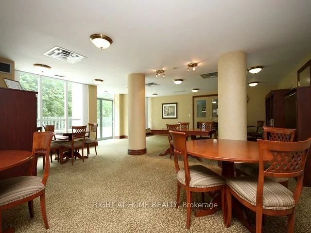 2545, Erin Centre, Central Erin Mills, Mississauga