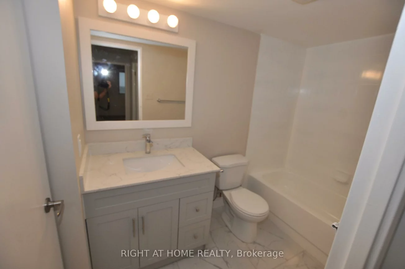 115, Hillcrest, Cooksville, Mississauga