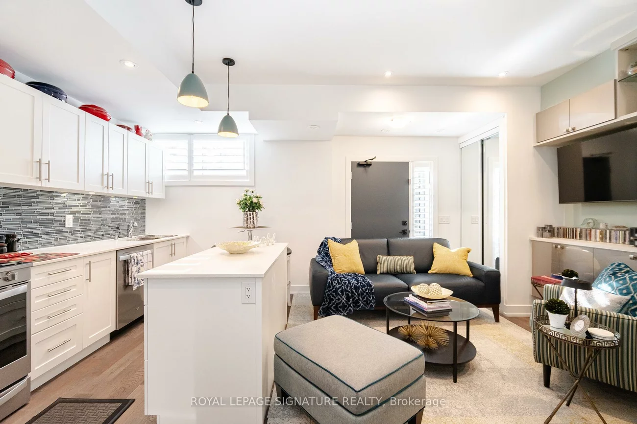 1085, Douglas McCurdy, Lakeview, Mississauga