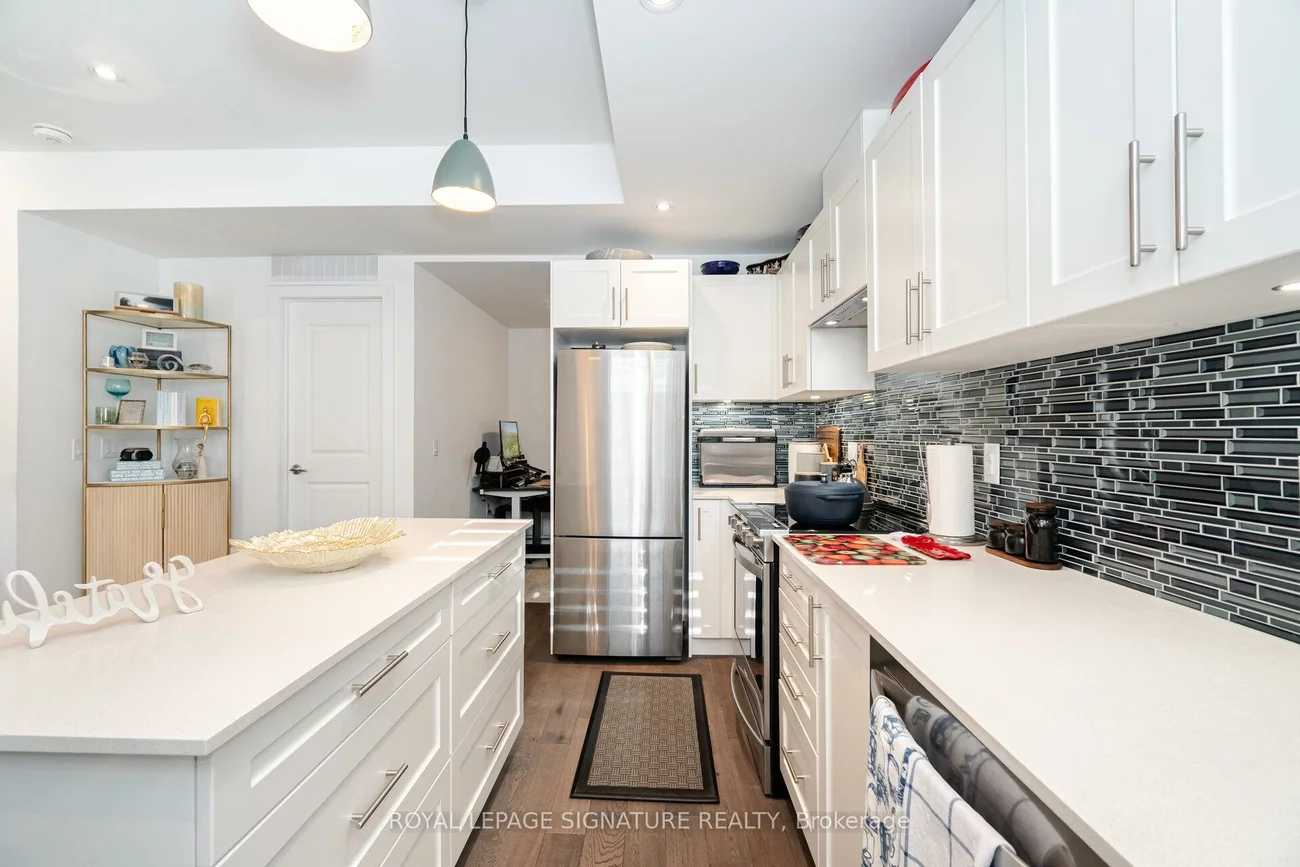 1085, Douglas McCurdy, Lakeview, Mississauga