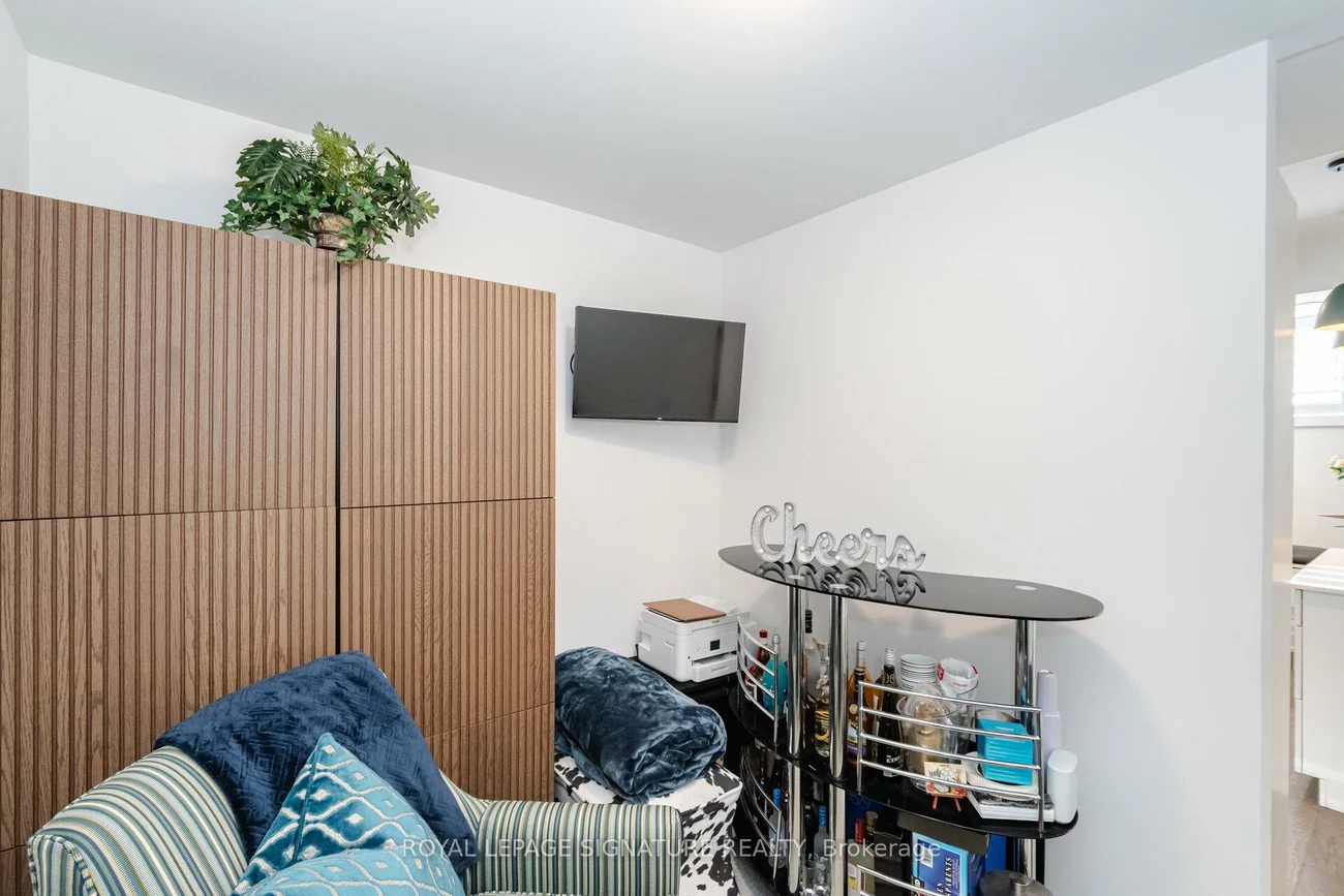1085, Douglas McCurdy, Lakeview, Mississauga