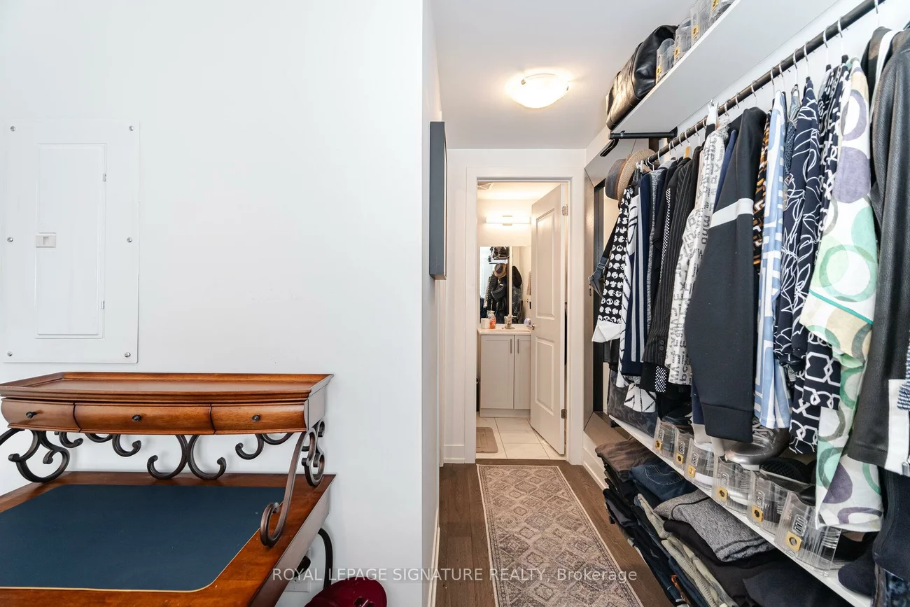 1085, Douglas McCurdy, Lakeview, Mississauga