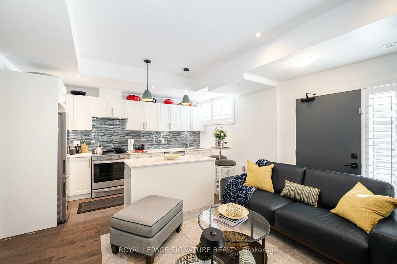 1085, Douglas McCurdy, Lakeview, Mississauga