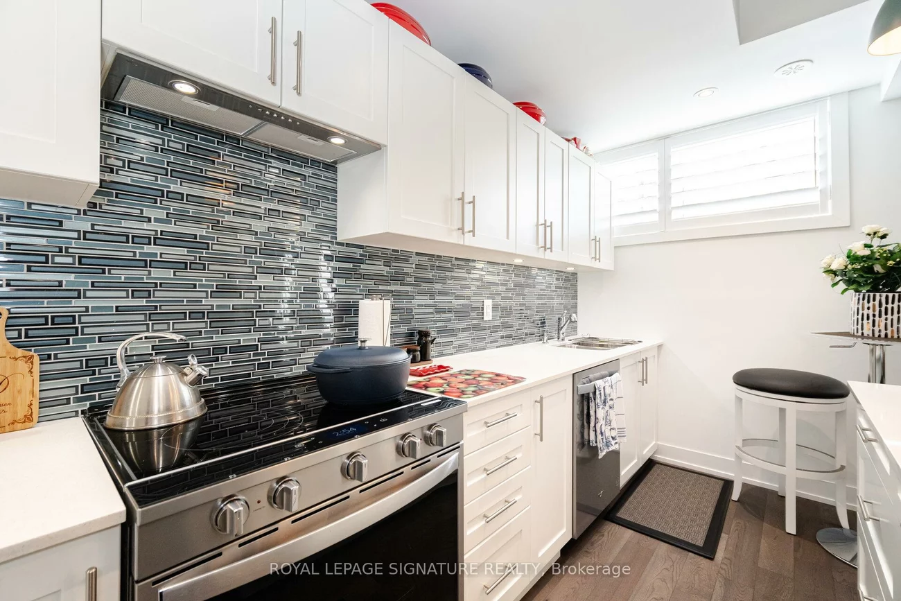 1085, Douglas McCurdy, Lakeview, Mississauga