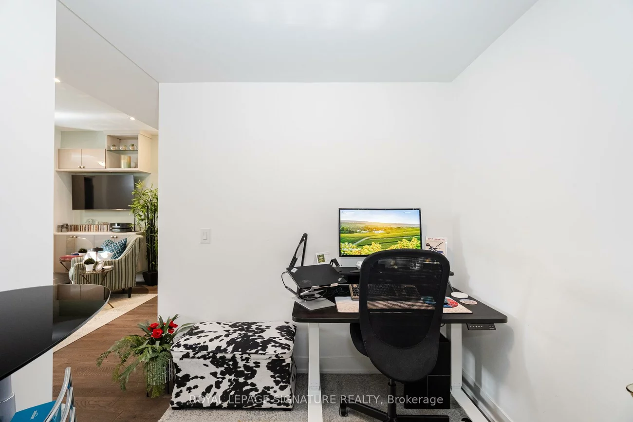 1085, Douglas McCurdy, Lakeview, Mississauga