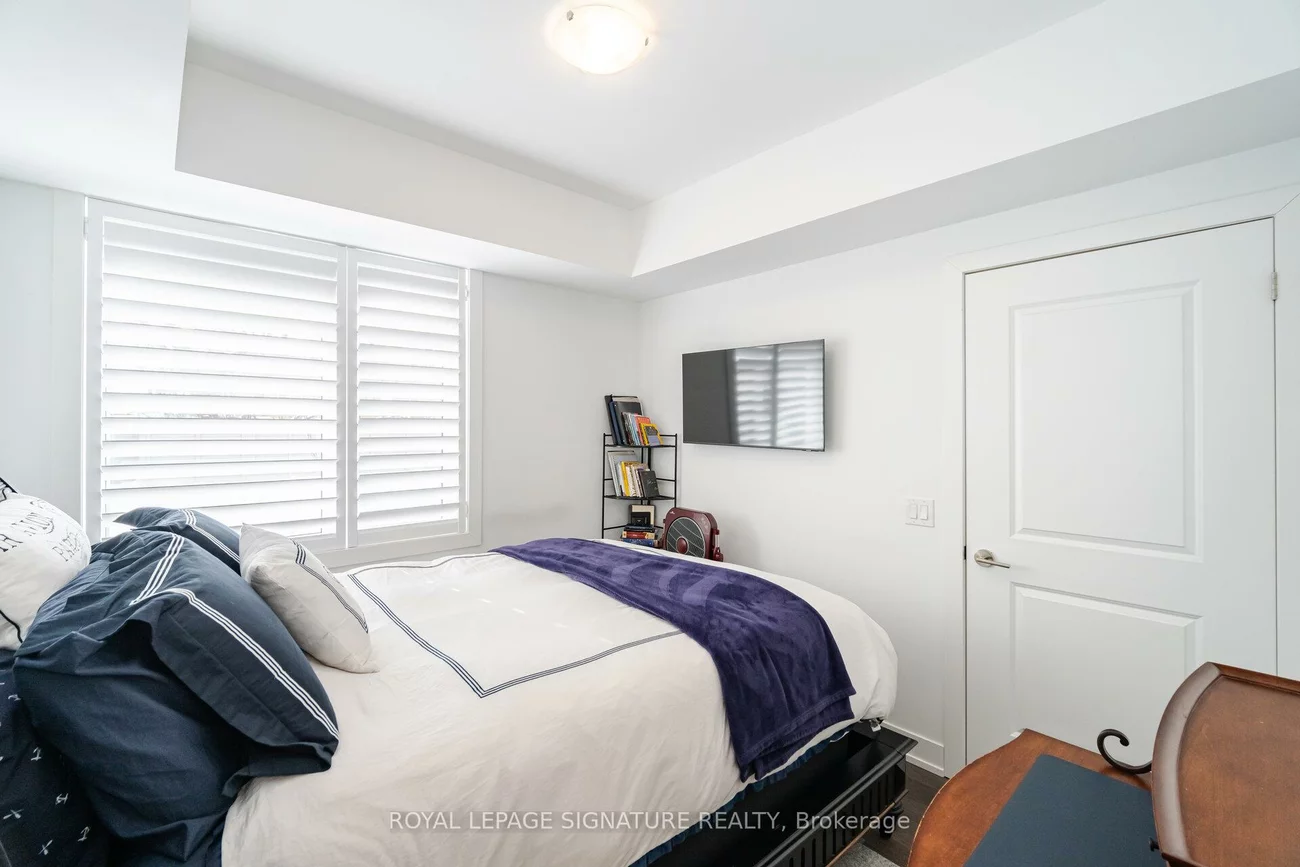 1085, Douglas McCurdy, Lakeview, Mississauga
