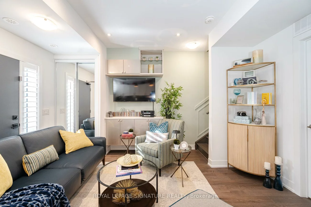 1085, Douglas McCurdy, Lakeview, Mississauga