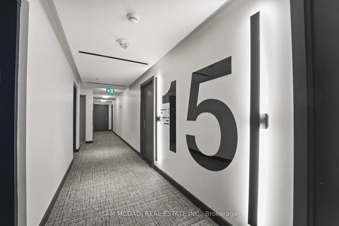86, Dundas, Cooksville, Mississauga