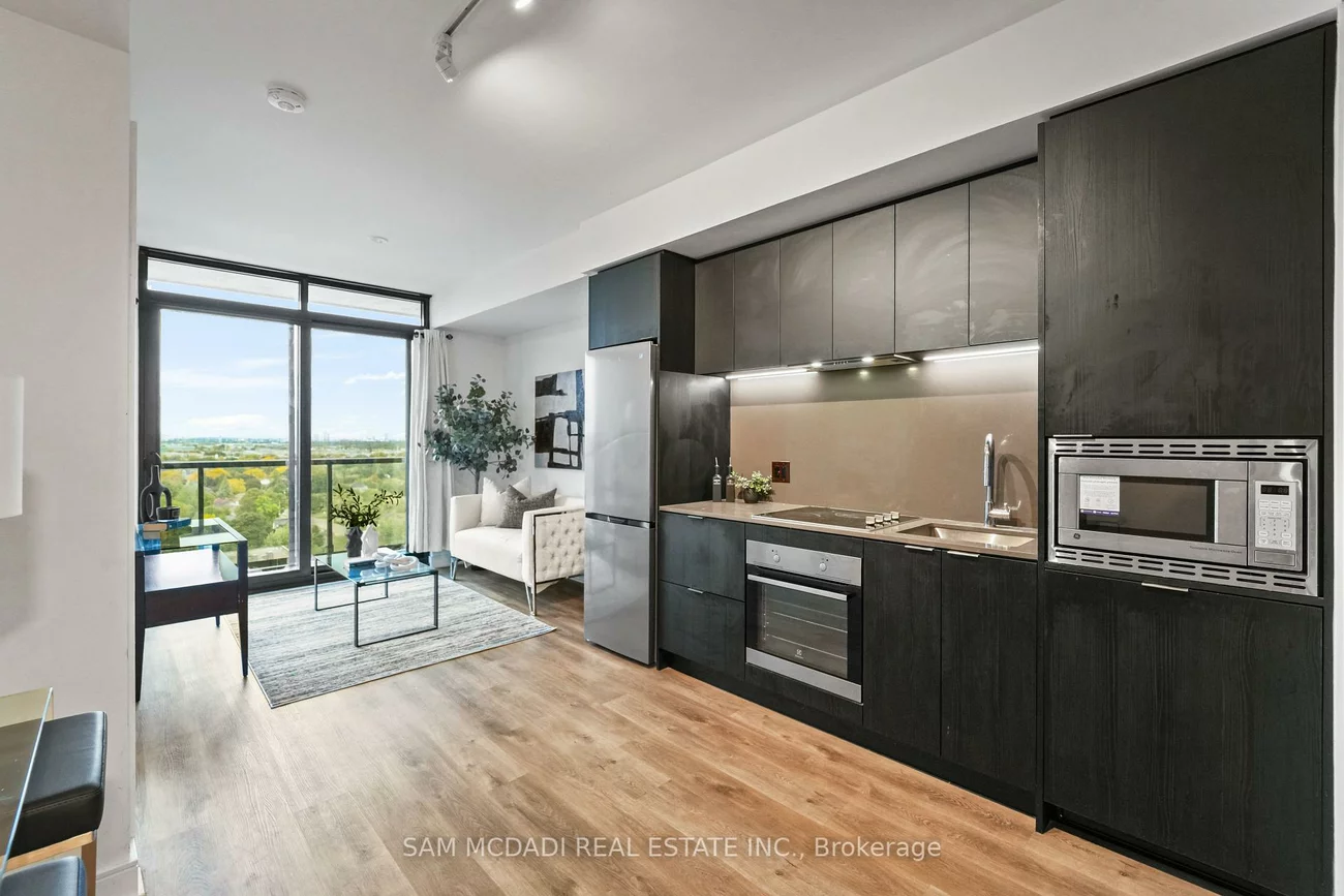86, Dundas, Cooksville, Mississauga