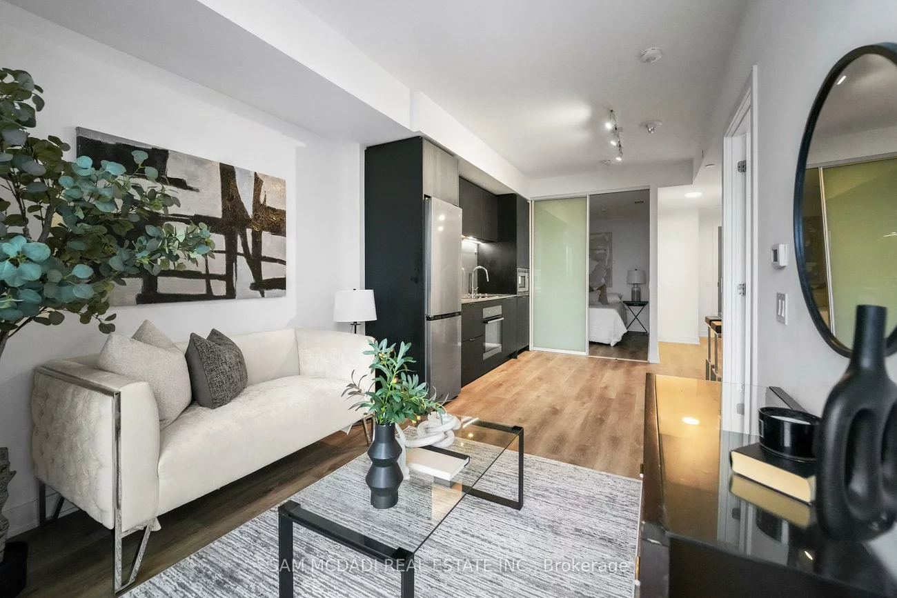 86, Dundas, Cooksville, Mississauga