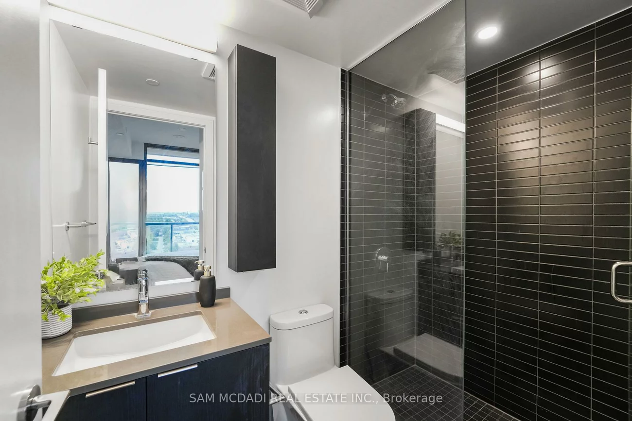 86, Dundas, Cooksville, Mississauga