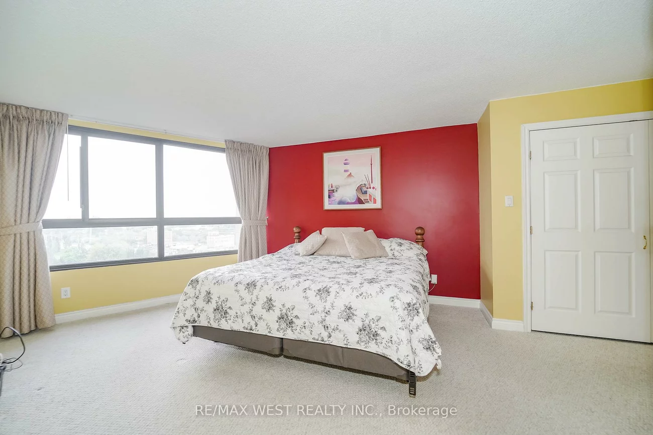 1300, Bloor, Applewood, Mississauga