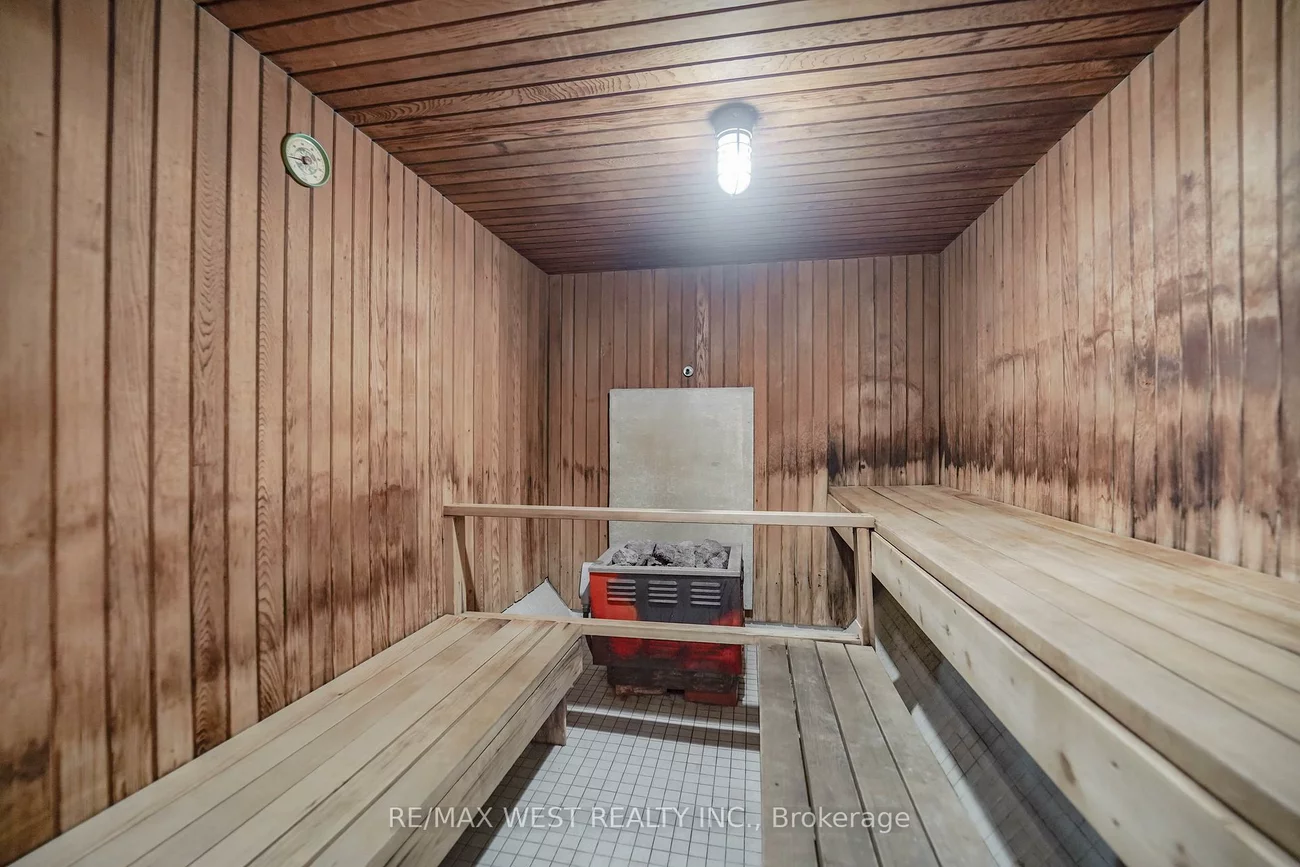 1300, Bloor, Applewood, Mississauga