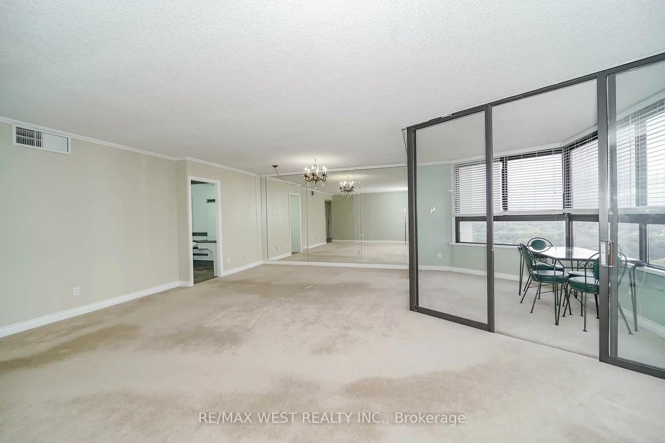 1300, Bloor, Applewood, Mississauga