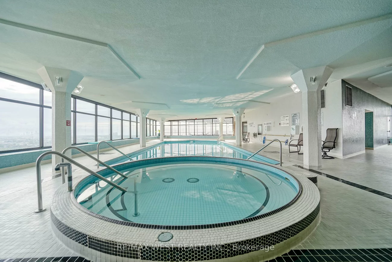 1300, Bloor, Applewood, Mississauga