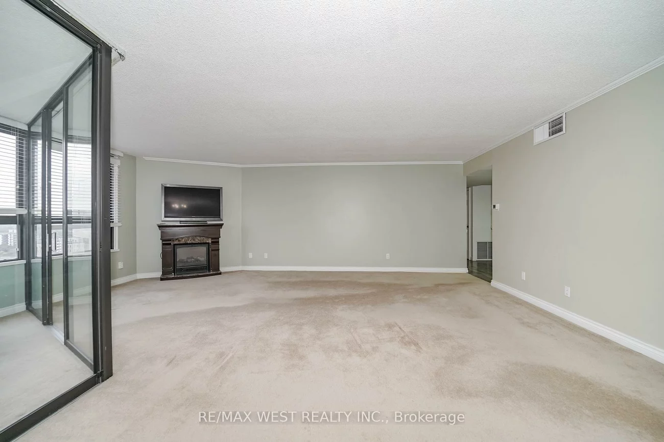 1300, Bloor, Applewood, Mississauga