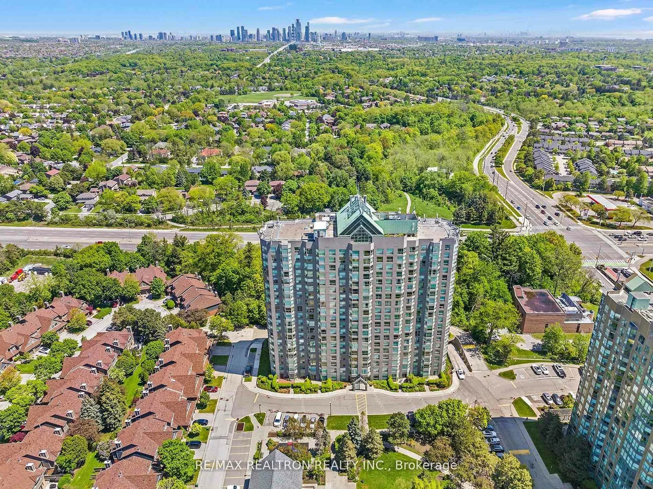 2155, Burnhamthorpe, Erin Mills, Mississauga