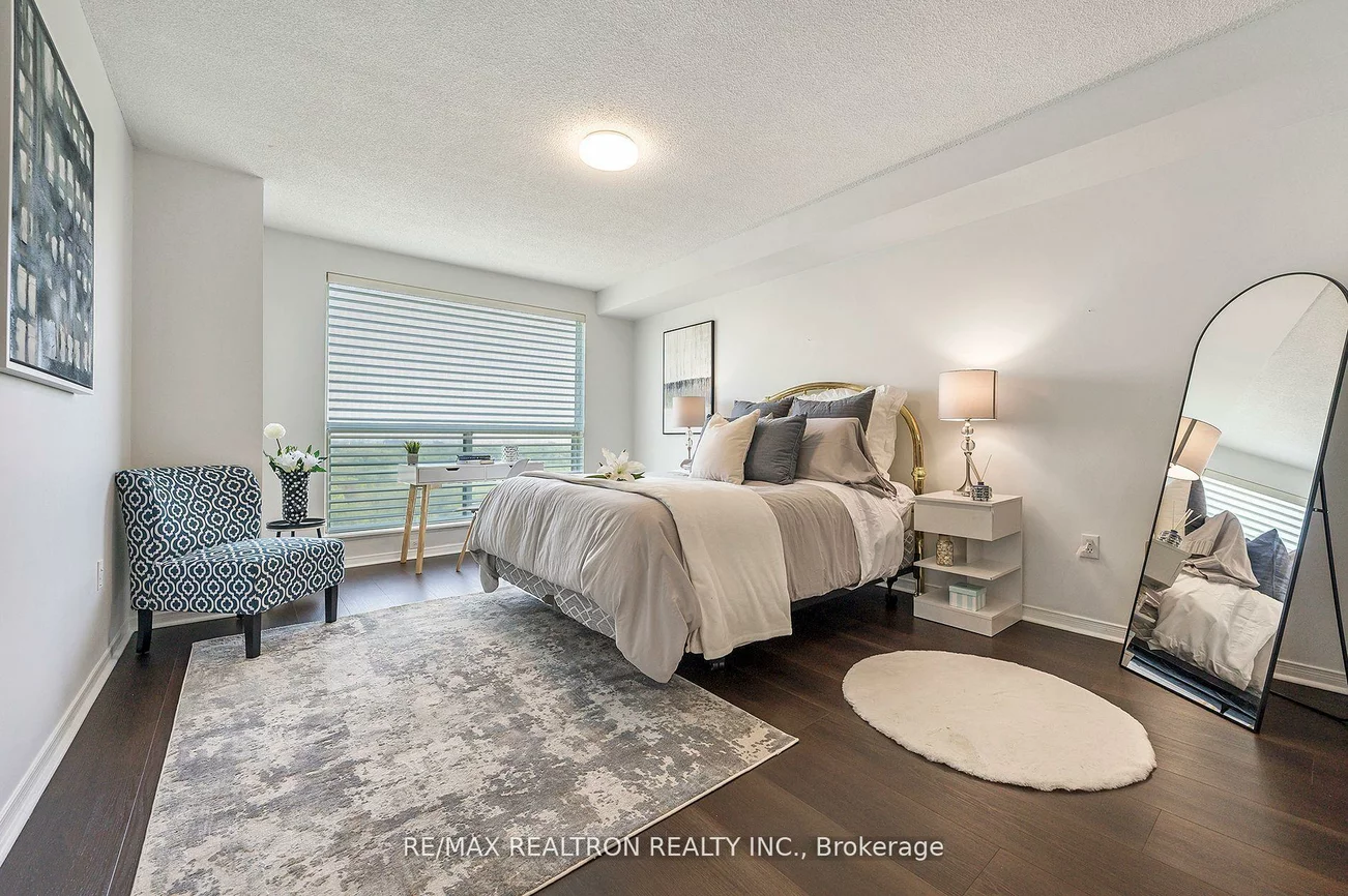 2155, Burnhamthorpe, Erin Mills, Mississauga