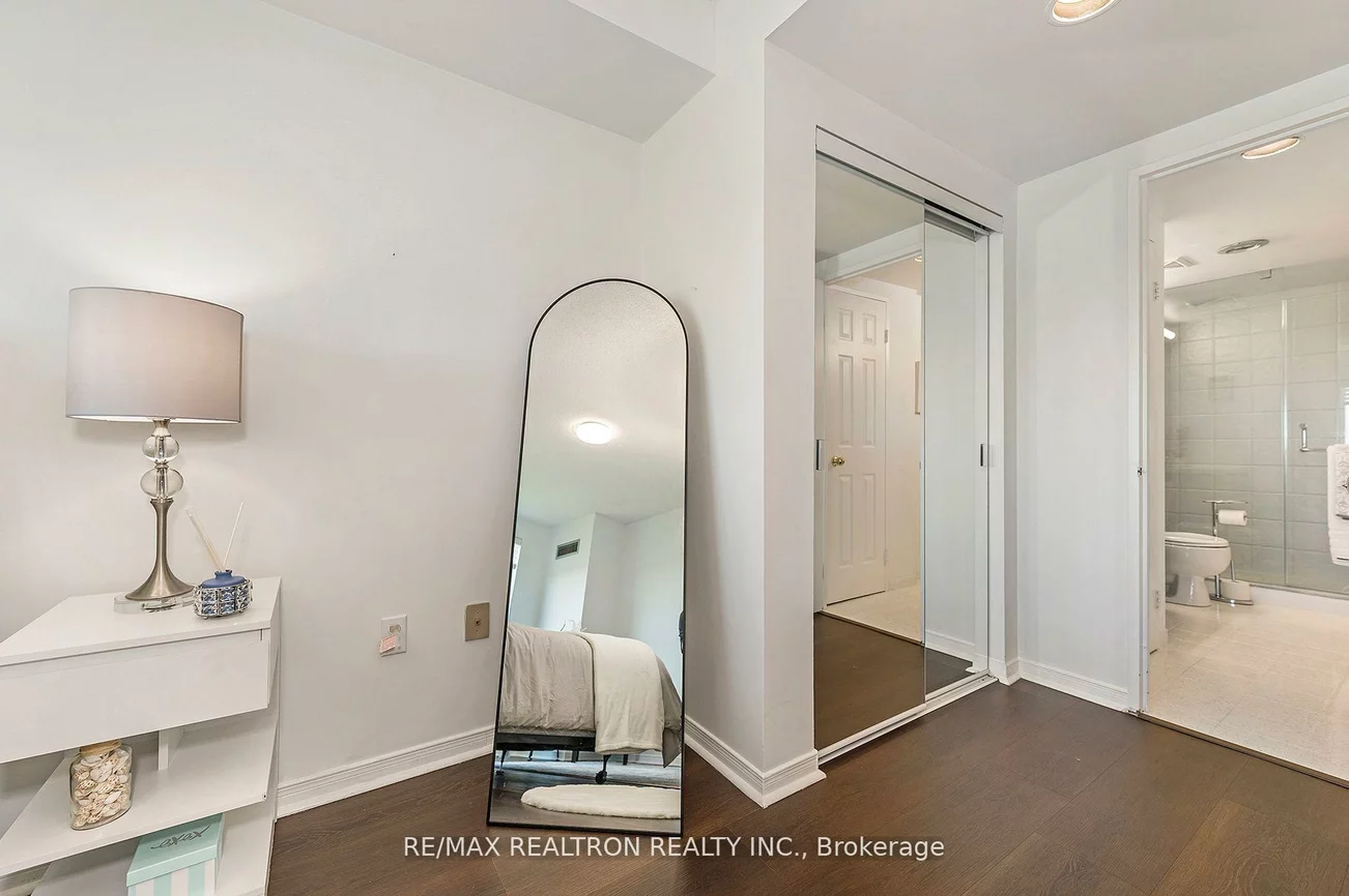 2155, Burnhamthorpe, Erin Mills, Mississauga