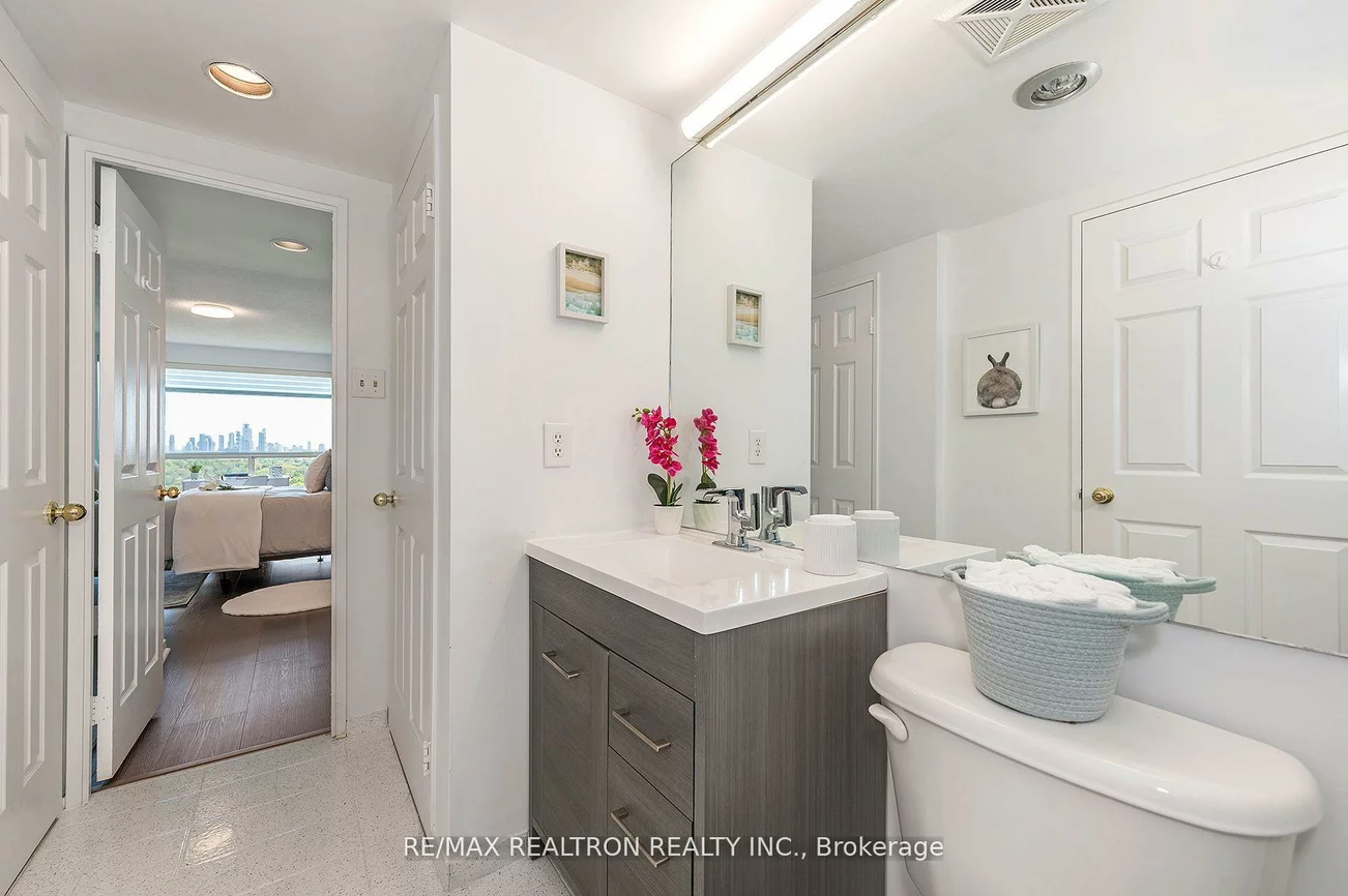 2155, Burnhamthorpe, Erin Mills, Mississauga